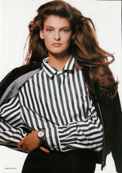 loveisinvogue:  Vogue UK January 1988 “System Dressing” Model: