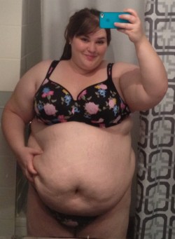 polyperv: cakeassassin:  Oh that fat, I just love it! &lt;3     me too!  