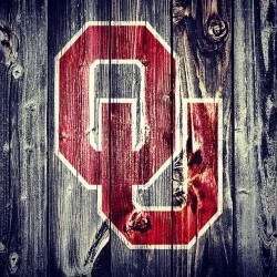 tbreezy32:  My phone background. #sooners (Taken with Instagram