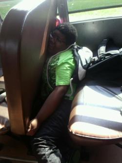 theyneverbelieved:  this kid on my bus got stuck in the seat