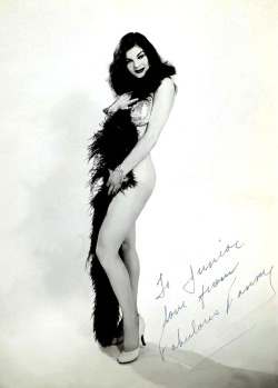  Signed vintage 50’s-era promo photo of Fabulous Fanny..