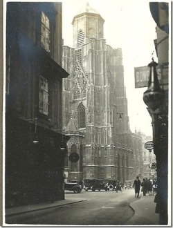 wearevintagevienna:Stephansdom (© 1928 Hans Klaudus / Privatarchiv