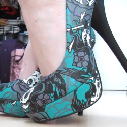 thefatalfemalelust:  New shoes!! 