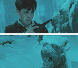 clock-obsessed-dog:    Edmund you shit.  I NEVER NOTICED THIS