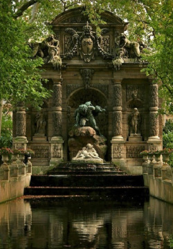  The Medici Fountain : Luxembourg Gardens, Paris : 1630 