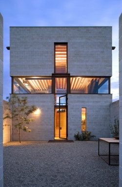 great design, love the minimalist yard