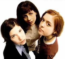 riotriotboi:  saltyfree: Sleater-Kinney in the May ‘97 issue