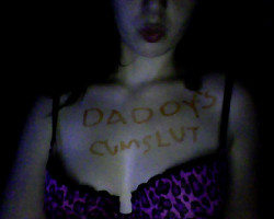 makemescream-daddy:  camwhoring for daddy :)If you canâ€™t