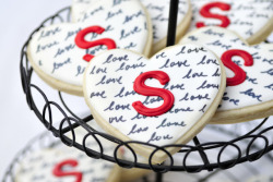 gastrogirl:  heart monogram cookies. 