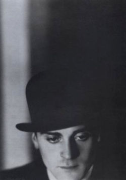 wehadfacesthen:  Franz Lederer, 1929, a photo by Lotte Jacobi