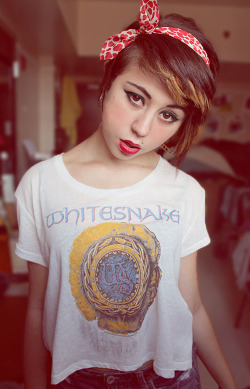 cutefucks:  she’s perfect omfg  Whitesnake?  Really?