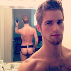 texascollegejock:  Hot dude representin’ the UA jock. 