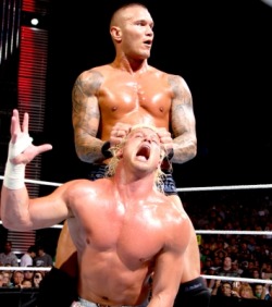 Randy loves gripping onto other guys hair huh!? Me next please