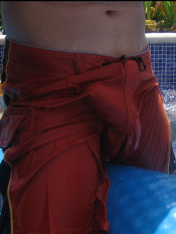 southerncrotch:  Why I love wet clothes 