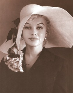 oldpeoplegoodstories:  Marilyn 