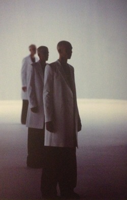 rafsimonsredux:  Spring-Summer 2000. Photo: Etienne Tordoir taken
