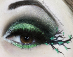 suburbiaskumfuck:  caitlyn:  Makeup Inspired by Green Day Albums