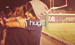 diannadc:  Hugs <3 *-* 