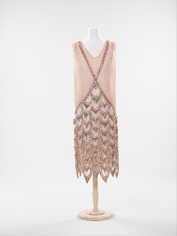 omgthatdress:  Dress 1925 The Metropolitan Museum of Art 