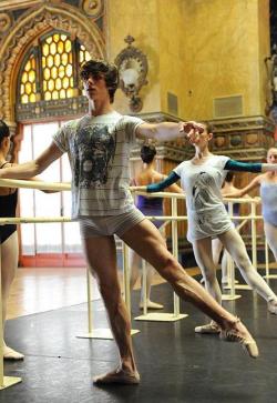 balletboys1:  Francesco Gabriele Frola National Ballet of Canada