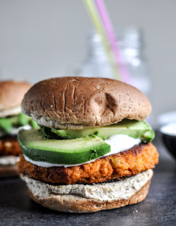 amanduhmahrie:  foodfetishfridays:  Smoky Sweet Potato Burgers