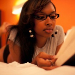 chaziedoll:  #Nofilter #smartissosexy #risquecurves #books #glasses