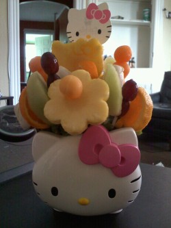 Turns out somebody does love me enough to get me an Edible Arrangement!