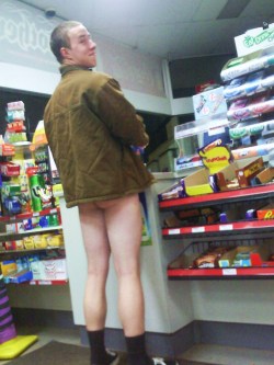 myboobscantelltheweatherr:  My friend at our local petrol station