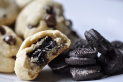 gastrogirl:  mini oreo stuffed chocolate chip cookies. 