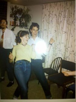 poeticalscience:  thuglifepanda:  willonthebus:  Bill Nye partying