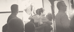  Niall kissing his mum + 
