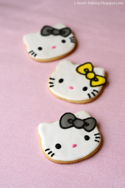 gastrogirl:  hello kitty cookies. 