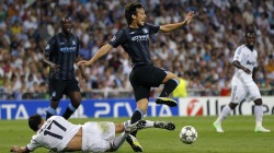 yen-autumn-blog:  Silva saving the ball from Arbeloa. GOOOO CITY!