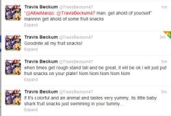 heyymel55:   Travis Beckum tweets about fruit snacks 9.18.12