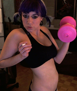 getting on MyfreeCams right meow for some workout and nekkid