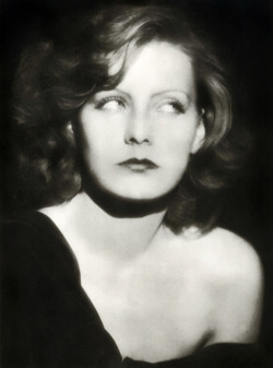 lostsplendor:  Greta Garbo, Unimpressed.  