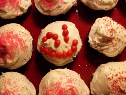 Cupcakes I made for my girlfriend’s mom’s birthday.