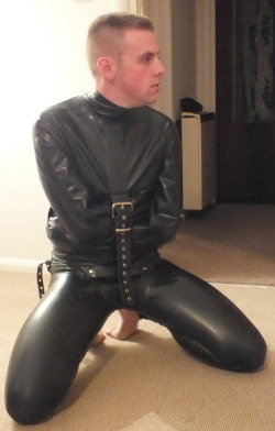 todarkleather:  i want to play with him fun at http://todarkleather.tumblr.com 