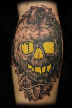 fuckyeahtattoos:  Custom tattoo by Jackie Rabbit@ Star City Tattoo4202