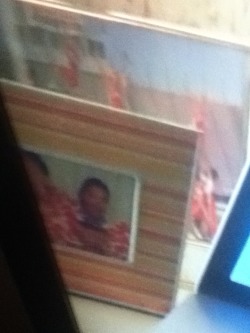 brittanakissed:  mctumbles:  OMG DX  SHE HAS A FOLDER FOR SANTANA