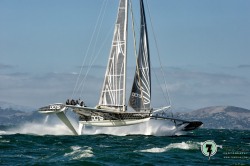 tomzinn:  Lâ€™ Hydroptere smoking across San Francisco Bay