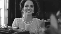 weheartlistinhas:  Negrite as músicas da Lana Del Rey que gosta,
