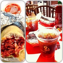 Food run with @apxvo #whiterabbit #tocinoburrito #bombAS (Taken