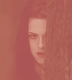 my-kstew:  Bella Cullen - Amanhecer Parte 2, Trailer. 