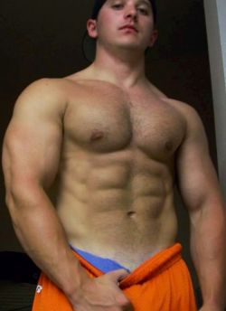 brohunter:  the things i would do to this dude 