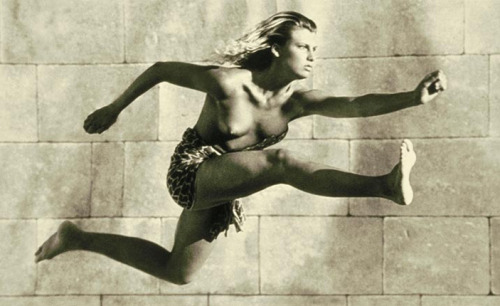 Nude Female Sports  hierarchical-aestheticism:  Arthur Elgort - Pirelli Calendar 1990  (Leni Riefenstahl inspired) 