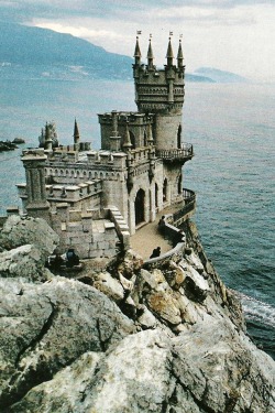 vintagenatgeographic:  Neo-gothic castle on the Black Sea in