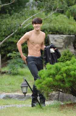 fuckyeahchoisiwon:  (2832x4256) cr: sbs.co.kr | shared by: Blue★Princez