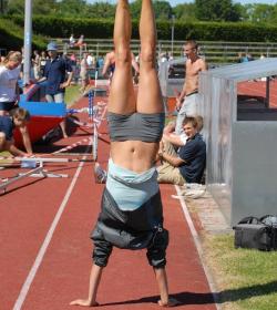 He’s not watching because of her handstand skills MORE pictures on