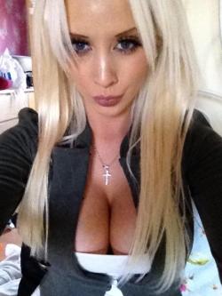 hotselfshots:  real-hot-girls:  Busty blonde babe showing cleavage